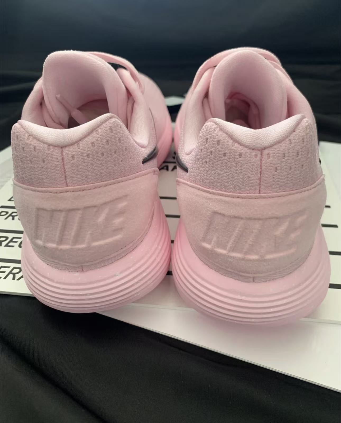 NIKE Hyperdunk 2017 Low Pink