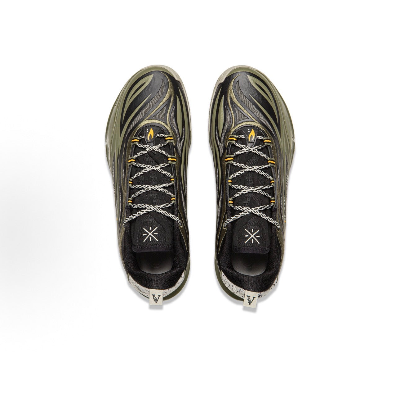 Way of Wade 808 5 Ultra V2 ベテラン イエロー アクセント ミッドフット ディテール 接写