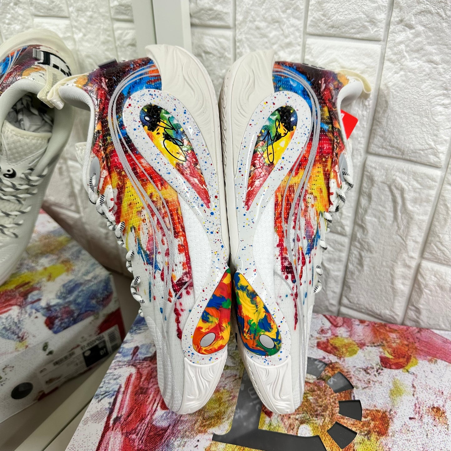 Li-Ning DLo 1 花火 蝶の羽 モチーフ TPU ミッドフット 接写