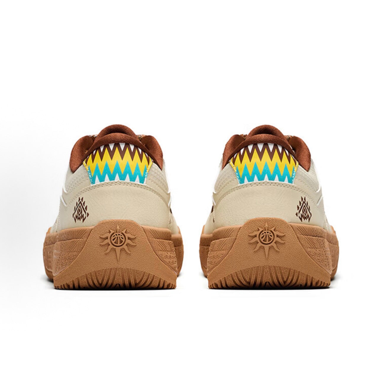 ANTA Hélà Code Irving's Totem アイボリー 背面ヒール