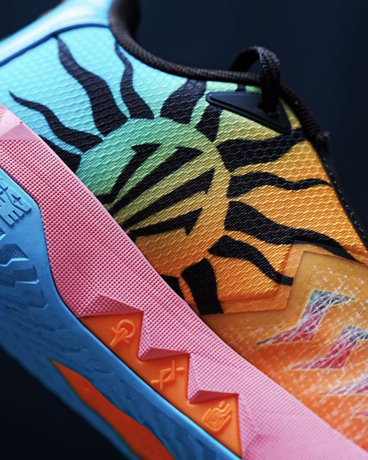 ANTA KAI 2 TEAM「磨练」 カイリー・アービング バスケットシューズ