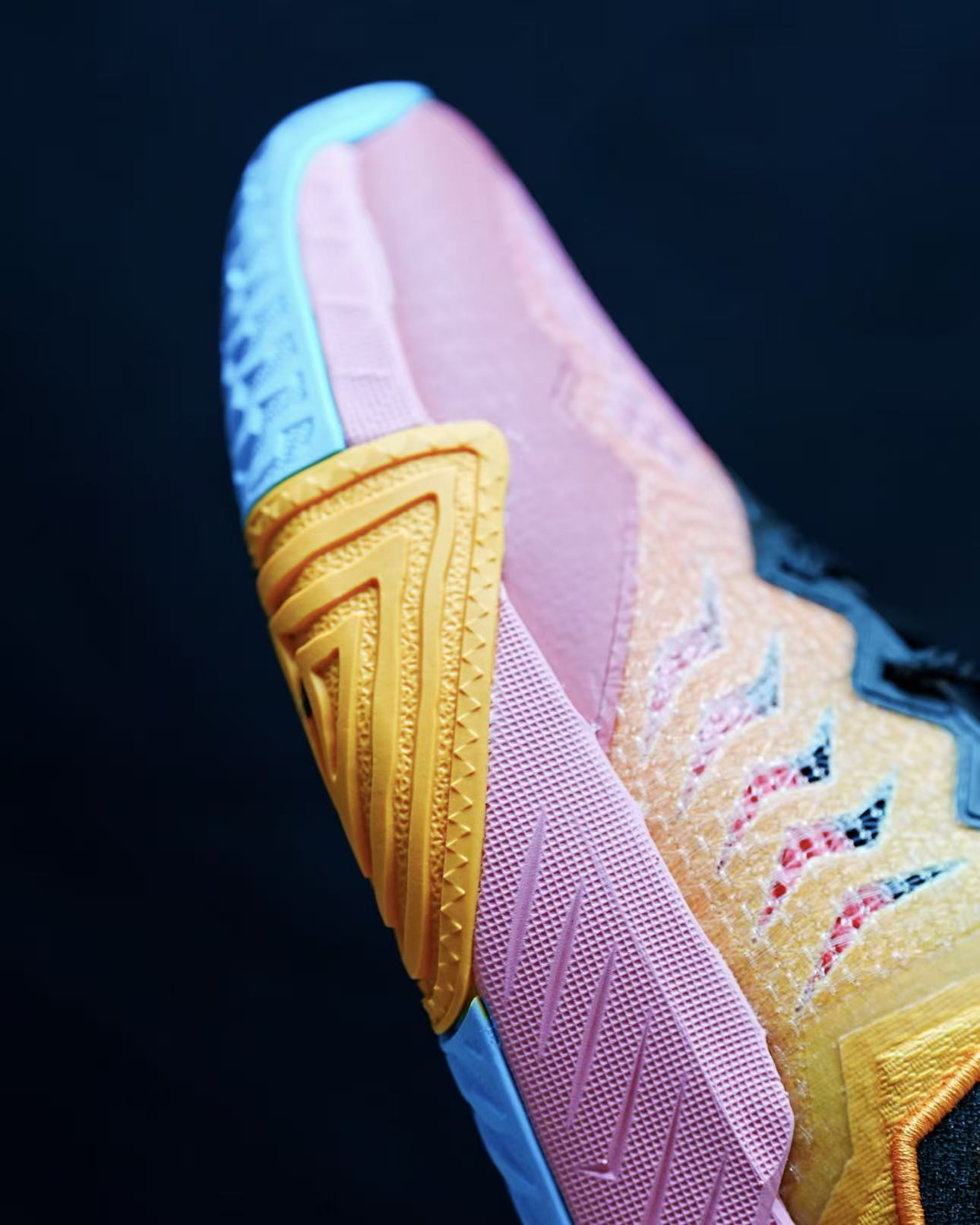 ANTA KAI 2 TEAM「磨练」 カイリー・アービング バスケットシューズ