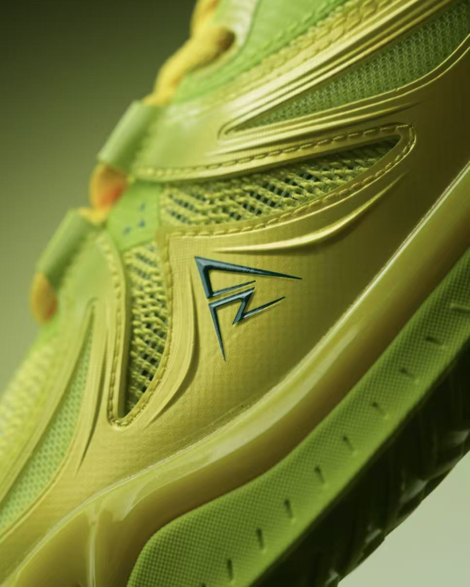 Rigorer AR3 StockX ティールブルー Rigorerロゴ ライムグリーン 接写