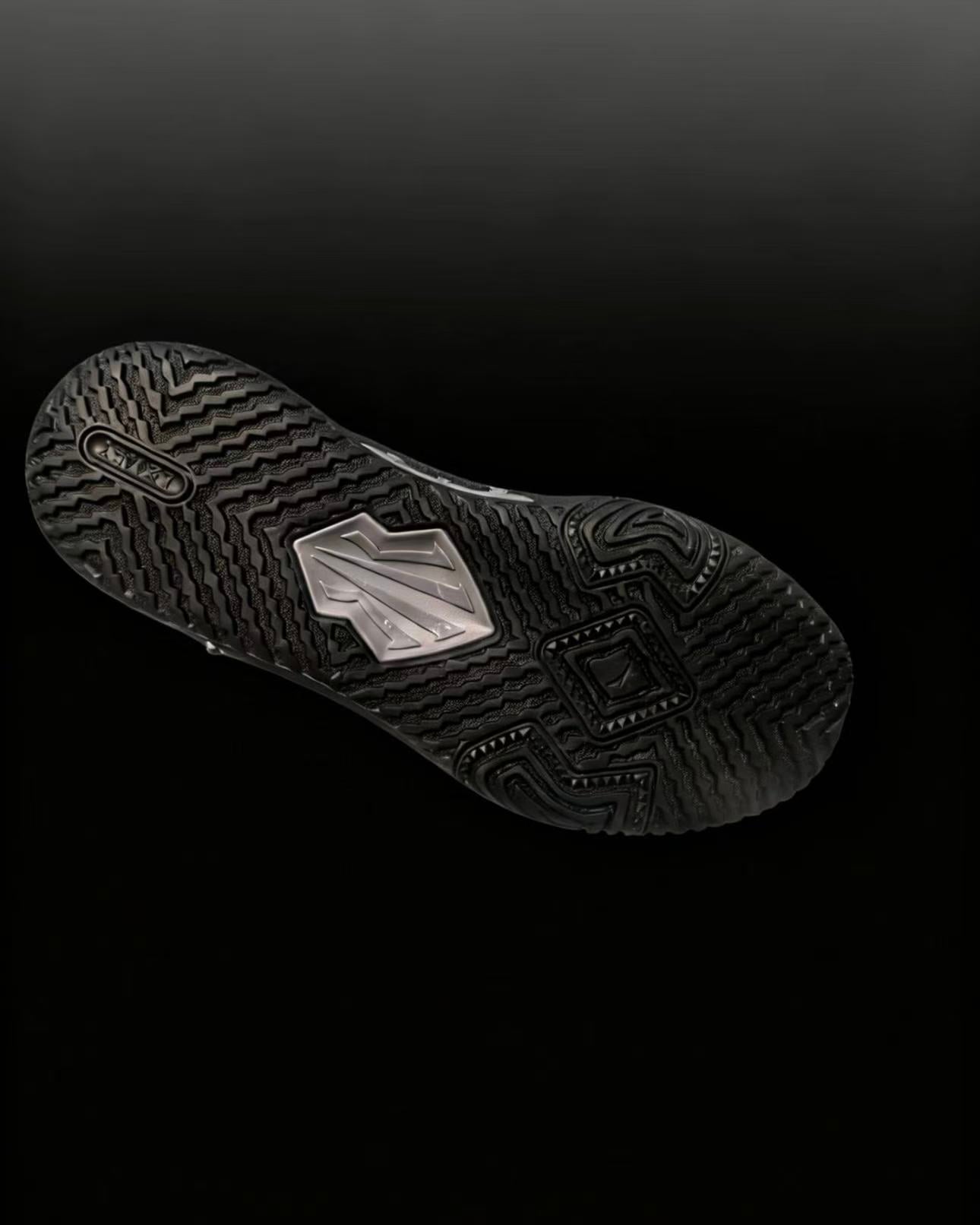 ANTA KAI TEAM 2 「Triple Black」 カイリー・アービング トレーニングシューズ