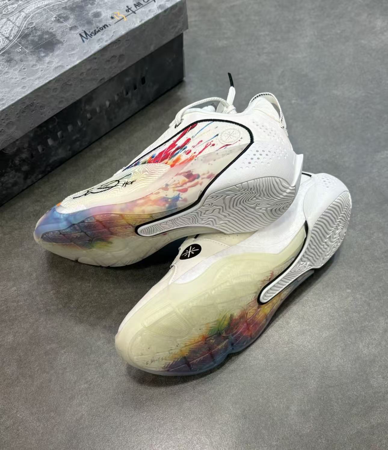 LI-NING Wade All City 13 Encore Fireworks バスケットシューズ