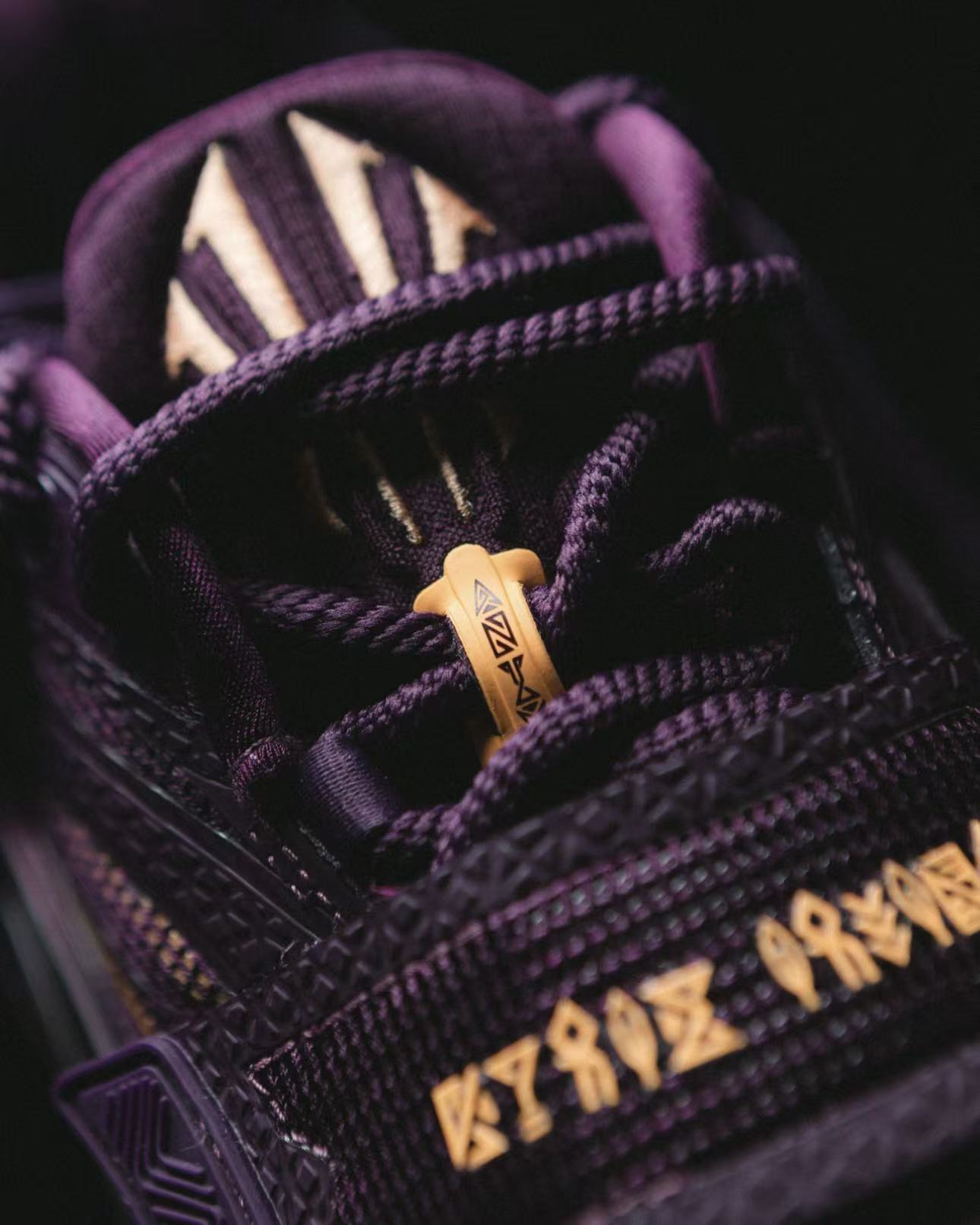 ANTA KAI 1 Chief Hélà"CROWN JEWEL" カイリー・アービング シグネチャー バスケットシューズ