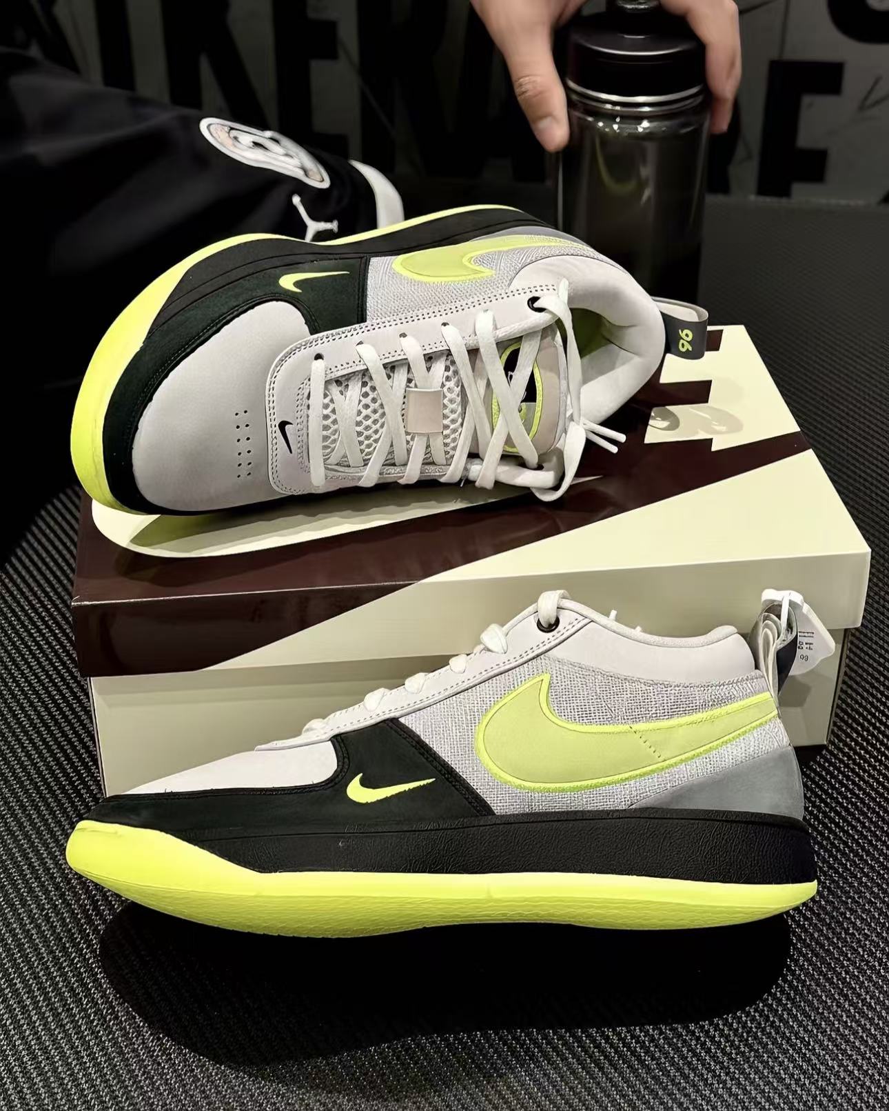 Nike BOOK 1 “AM NEON” EP ブック１ メンズスニーカー バスケットシューズ IO9704-001