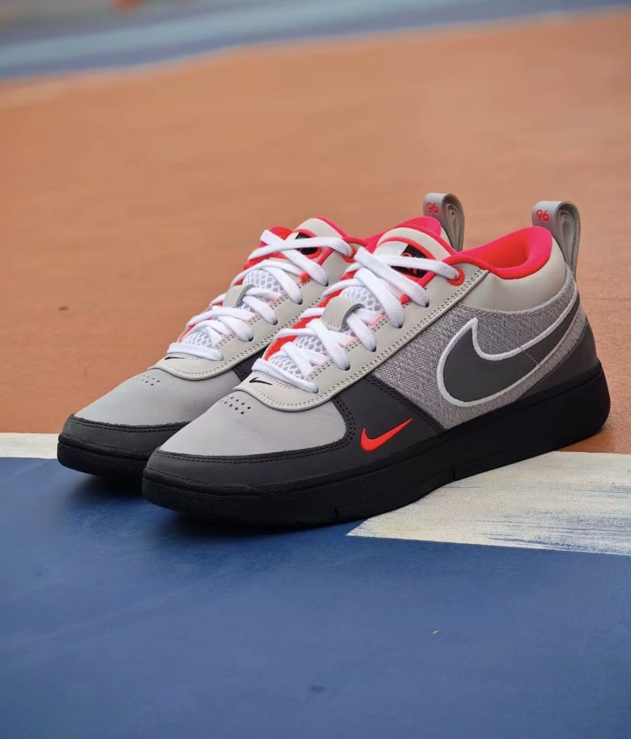 Nike BOOK 1 “Solar Red” ブック１ メンズスニーカー バスケットシューズ IR0839-001