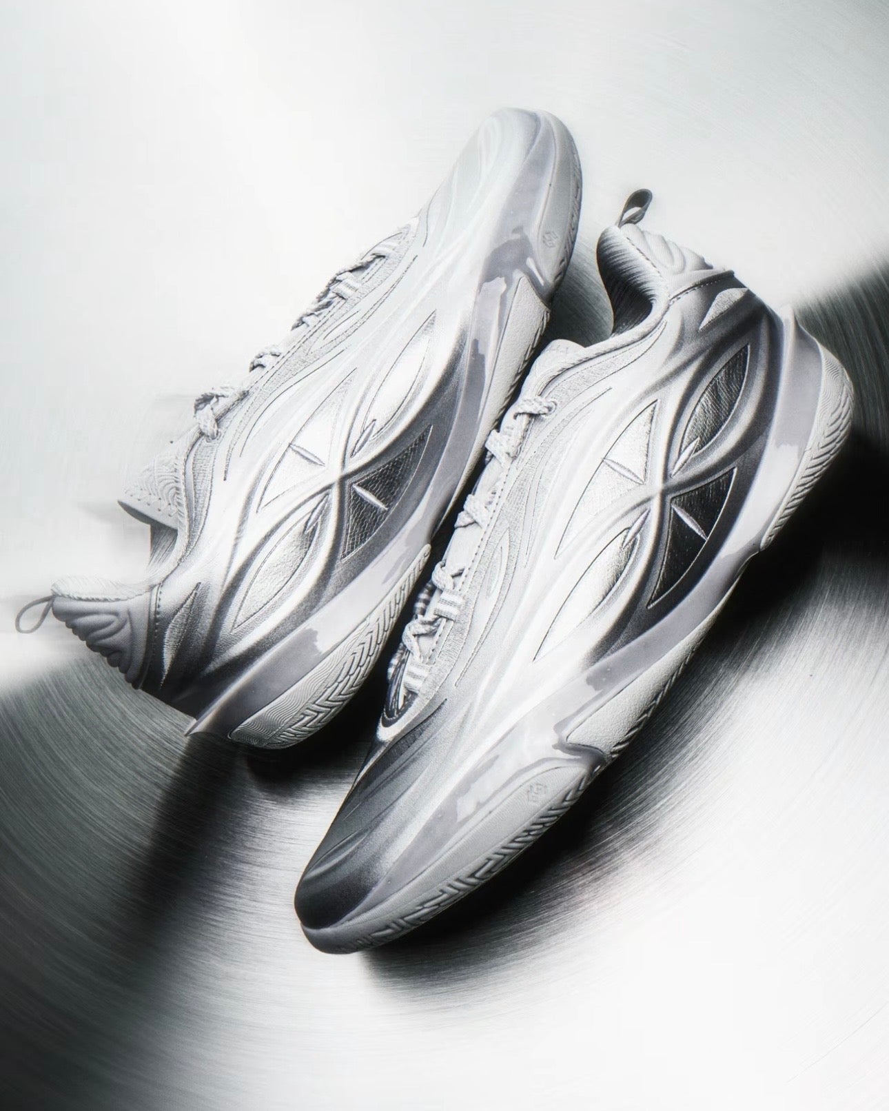 Wade 808 5 Ultra V2 シルバーフラッシュ 近未来デザイン | SNKRXXX