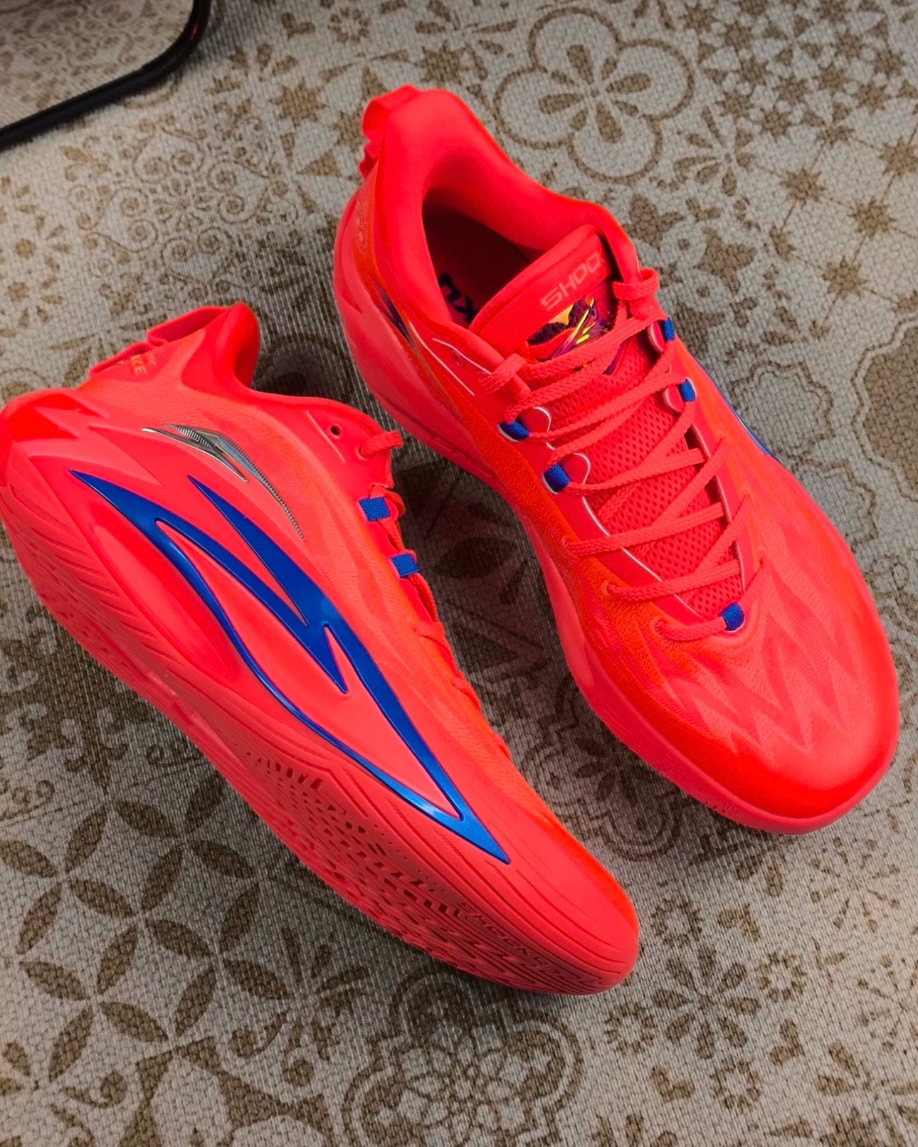 ANTA 狂潮7 Pro LAVA アウトソール カーボンプレートとグリップ詳細 | SNKRXXX