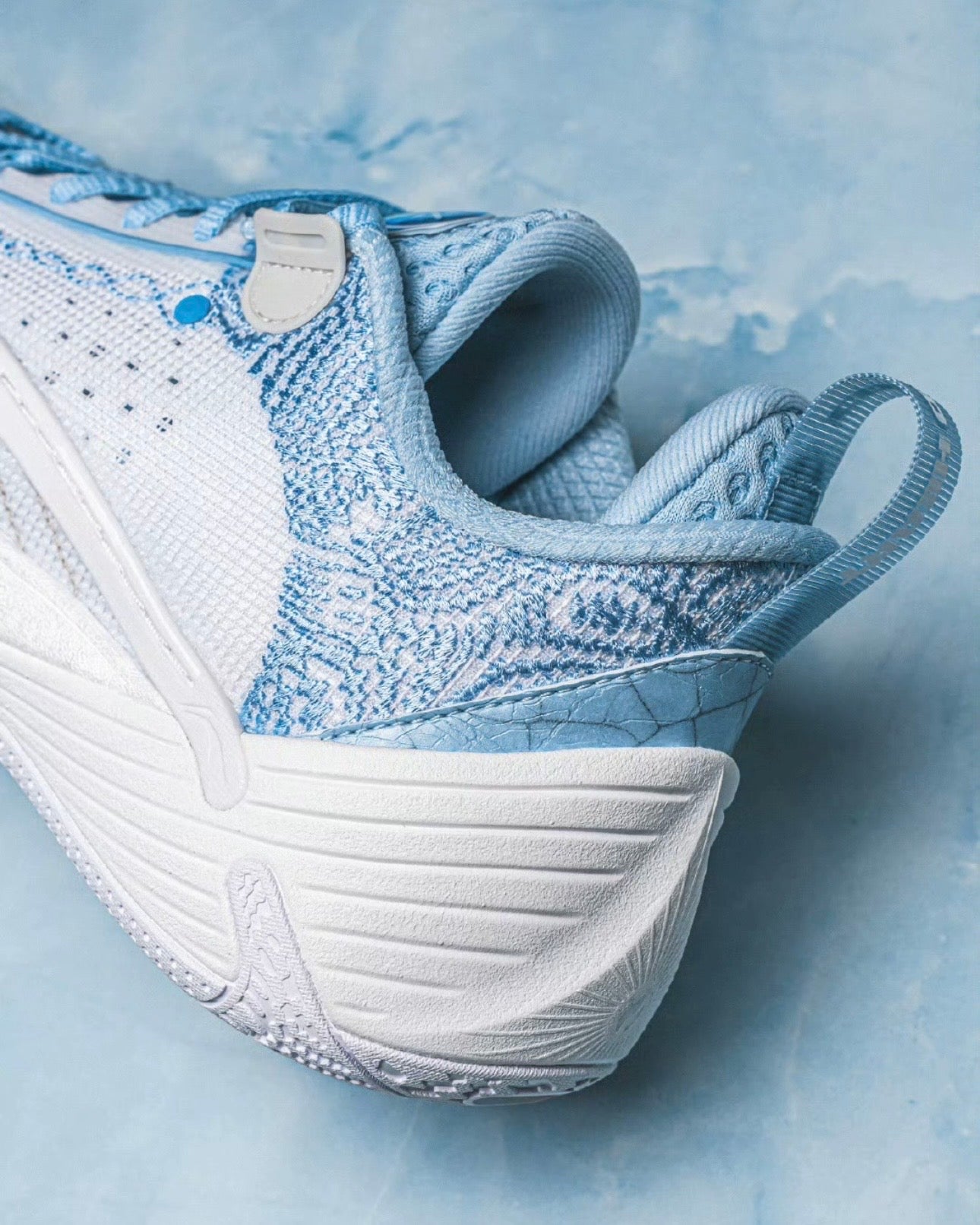 LI-NING Wade All City 14 "Ice Blood"（氷脈）