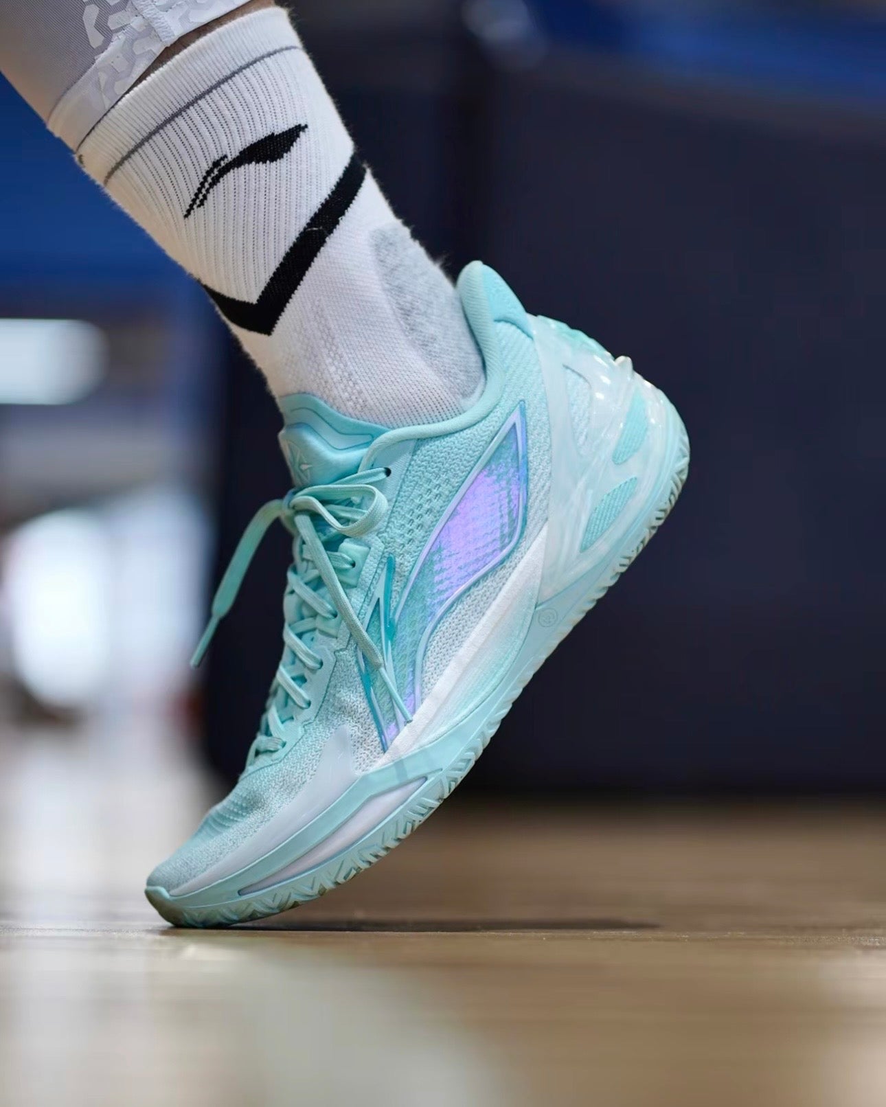 Li-Ning Liren 6 V2 Sky 着用 スカイブルー コーデ コート