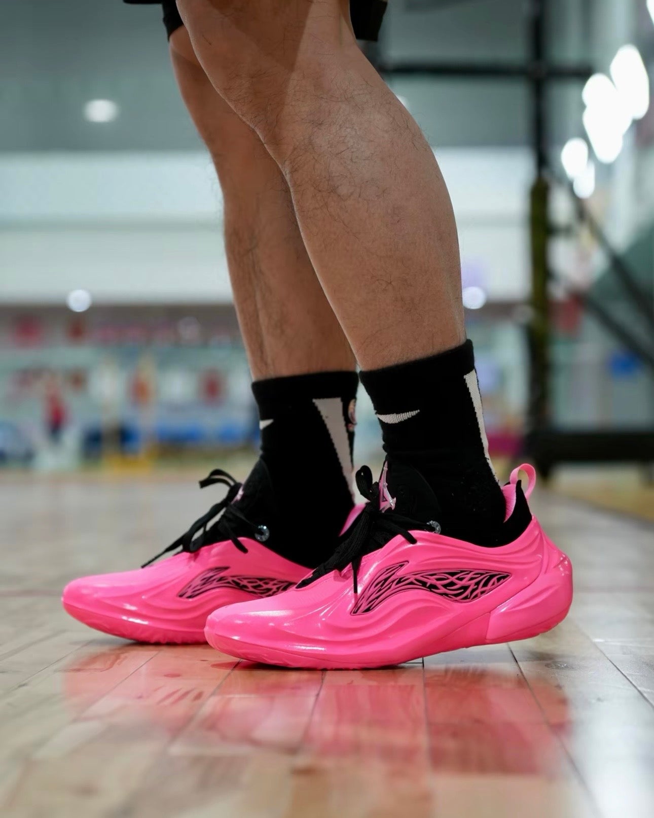 Li-Ning JB4 Black Pink 着用 ブラック ピンク コーデ コート ストリート