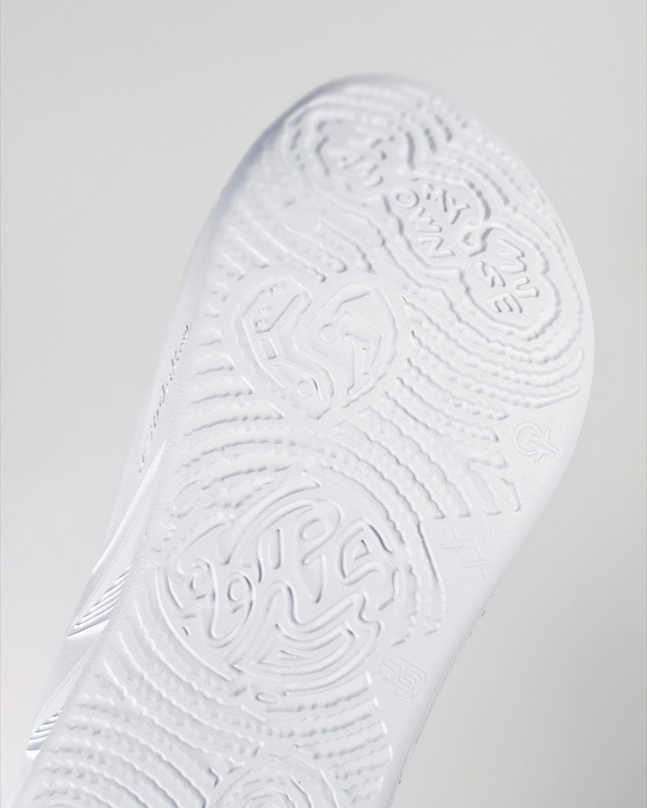 ANTA HELA SLIDE 2 White EVAアウトソール グリップパターン ホワイト