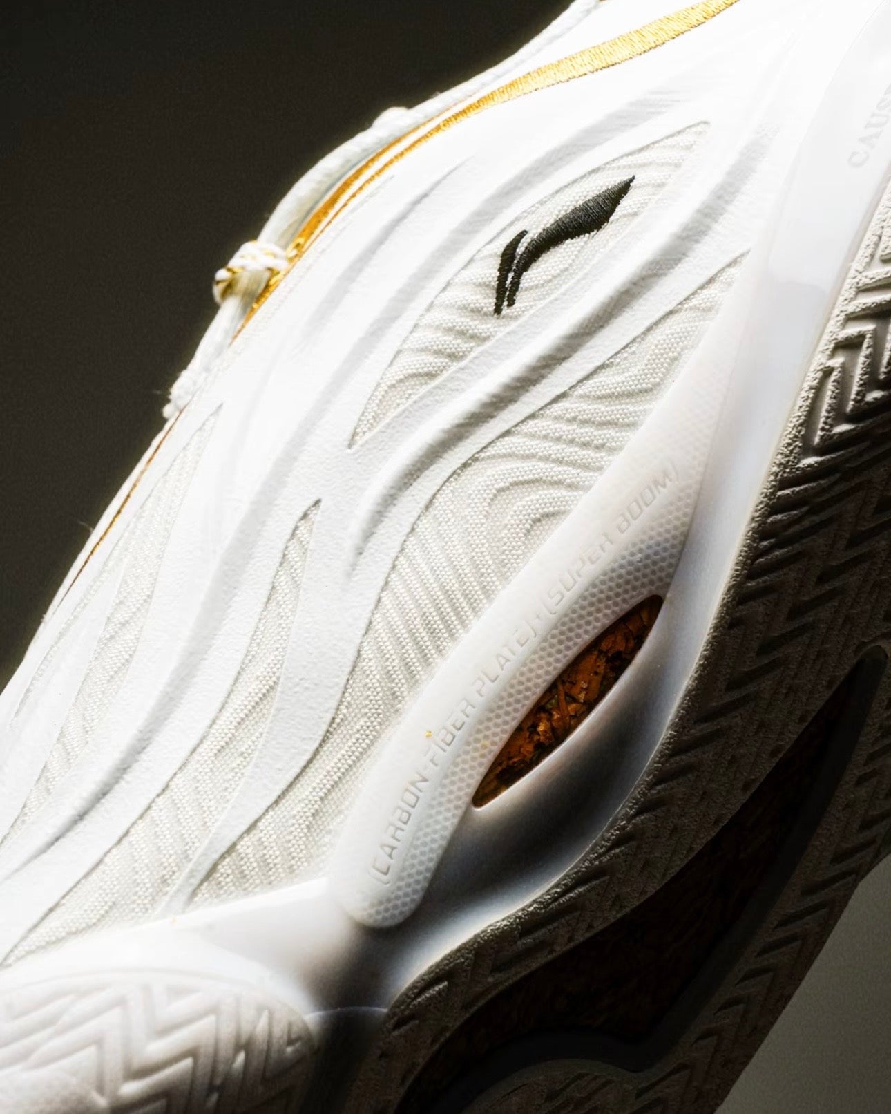 Way of Wade 808 5 Ultra V2 SUPER BOOM ドロップイン 交換式 ミッドソール ホワイト 接写