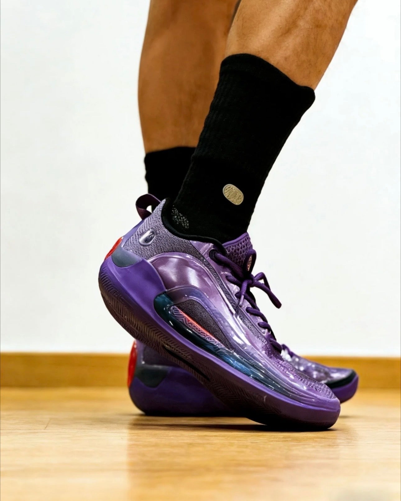Peak AW4 Lakers Purple 着用 パープル ブラック コーデ コート