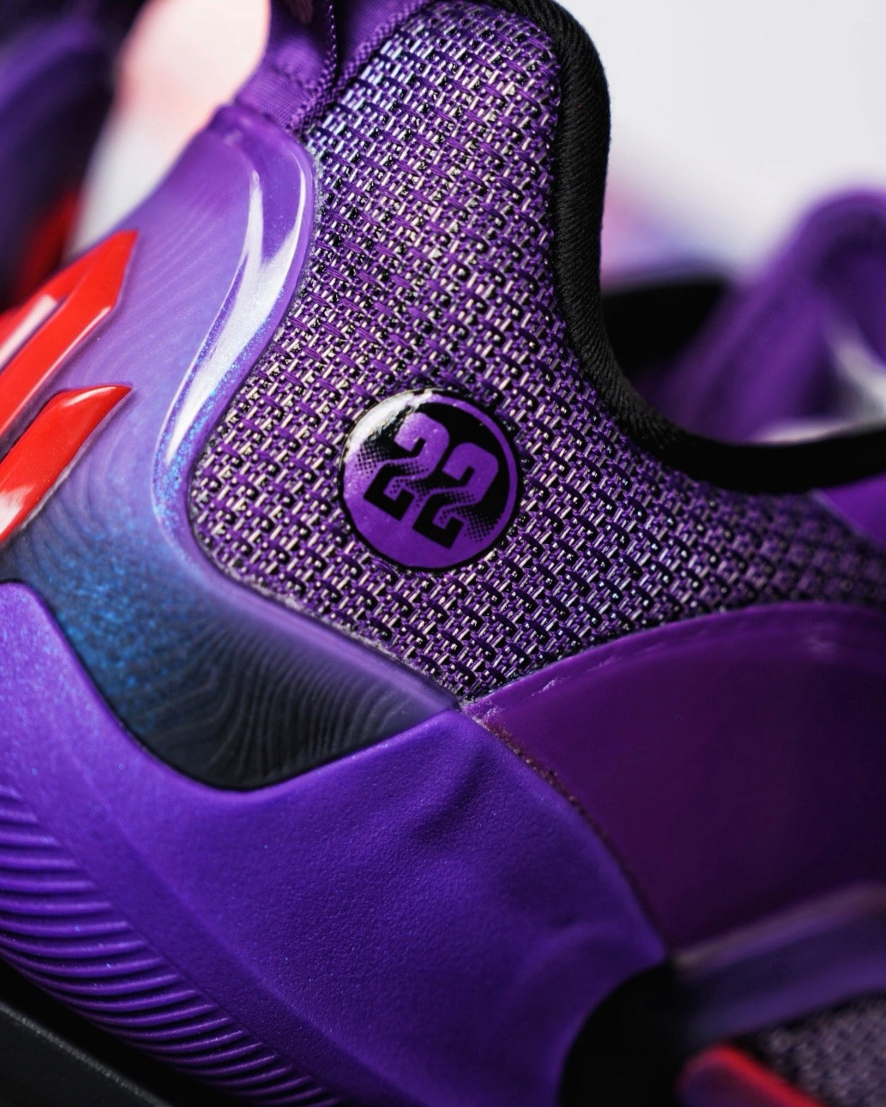 Peak AW4 Lakers Purple 22番 ウィギンス ナンバーバッジ パープル 接写