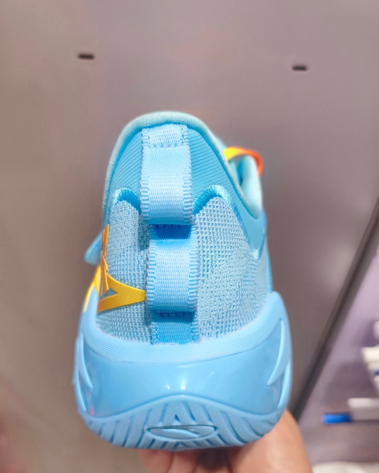 ANTA Shock Wave 7 Pro "Sky Blue"