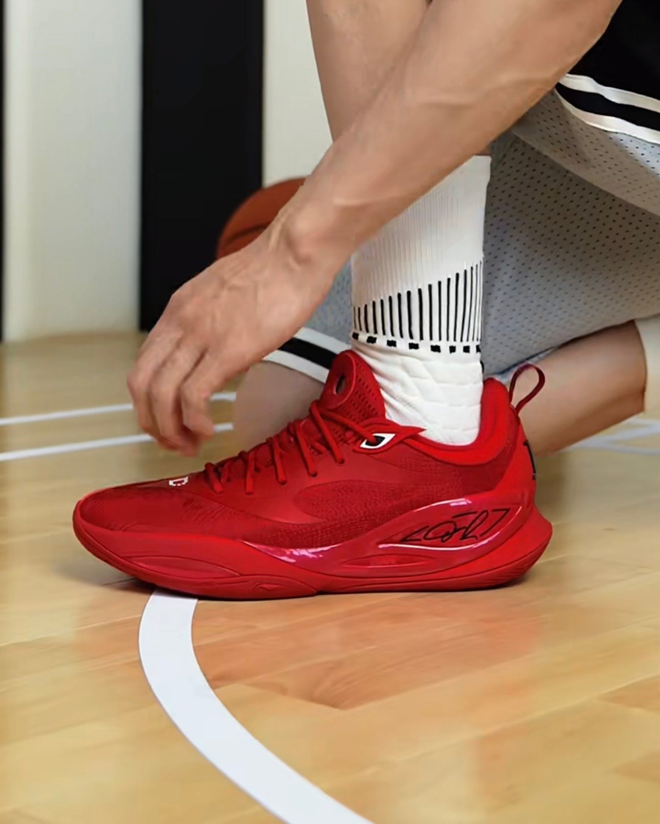 リーニン DLo 2 Flame 着用 ディアンジェロ・ラッセル バッシュ オールレッド コート