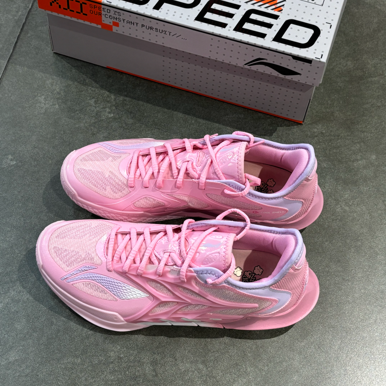 Speed 12 Valentine's Day 蝶型 パネル メッシュ アッパー ピンク 接写