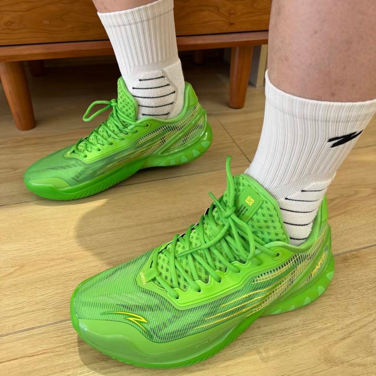 ANTA ZAP 3 Green Snake 着用 コート ネオングリーン