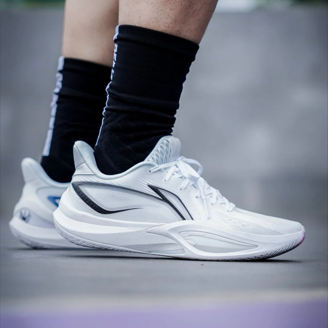 Li-Ning Shining 3 White 着用 コート オールホワイト