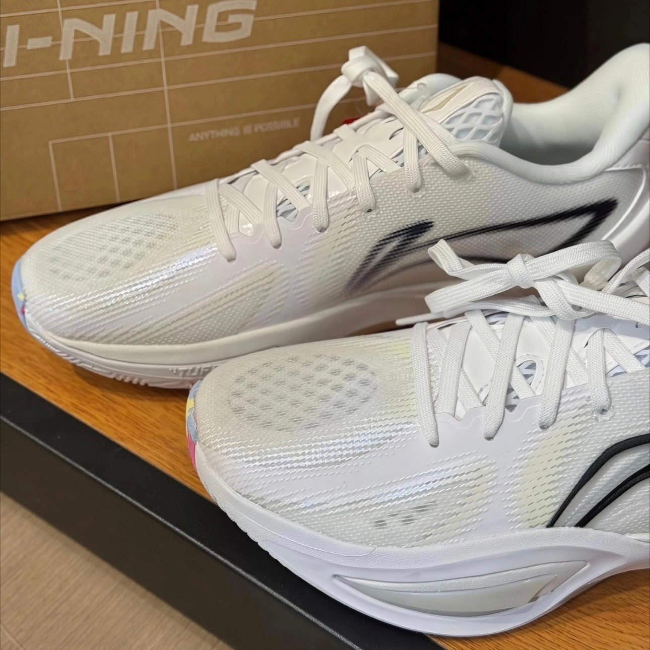 リーニン シャイニング3 White ホワイト 正面