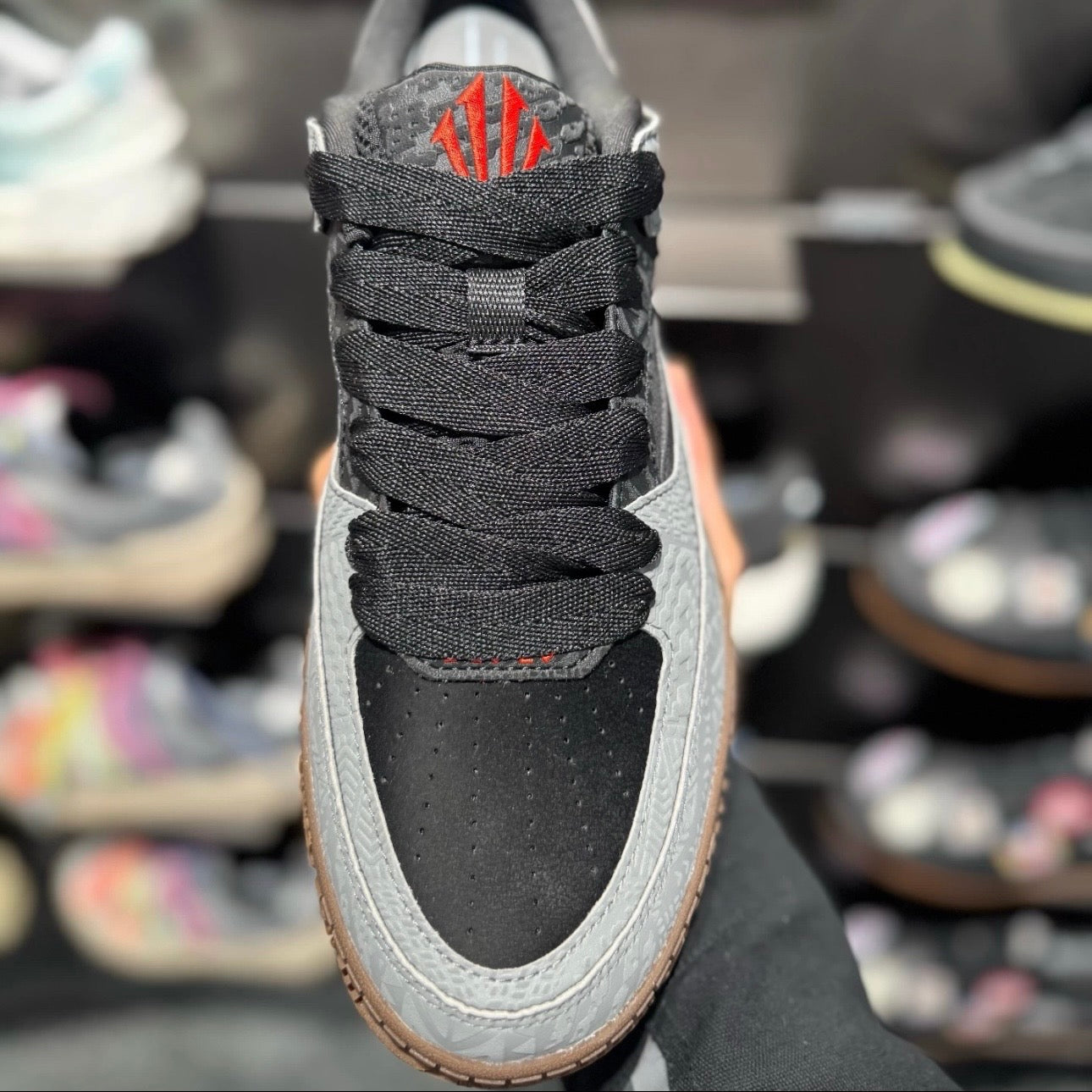 Hélà Code Grey ファブリック アッパー グレー 接写