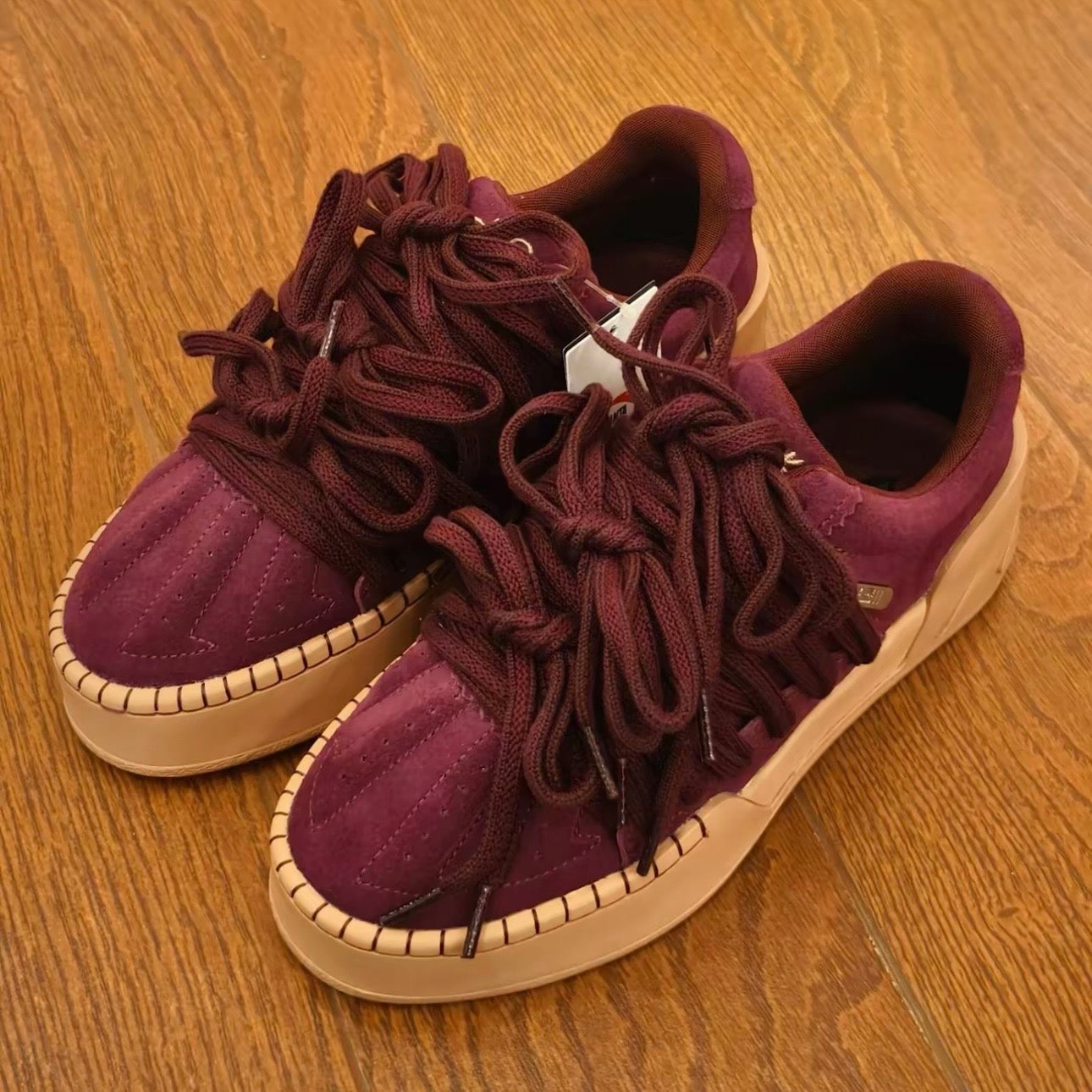 Hélà Style Roots Yin ワインレッド レース マルチレイヤー 接写