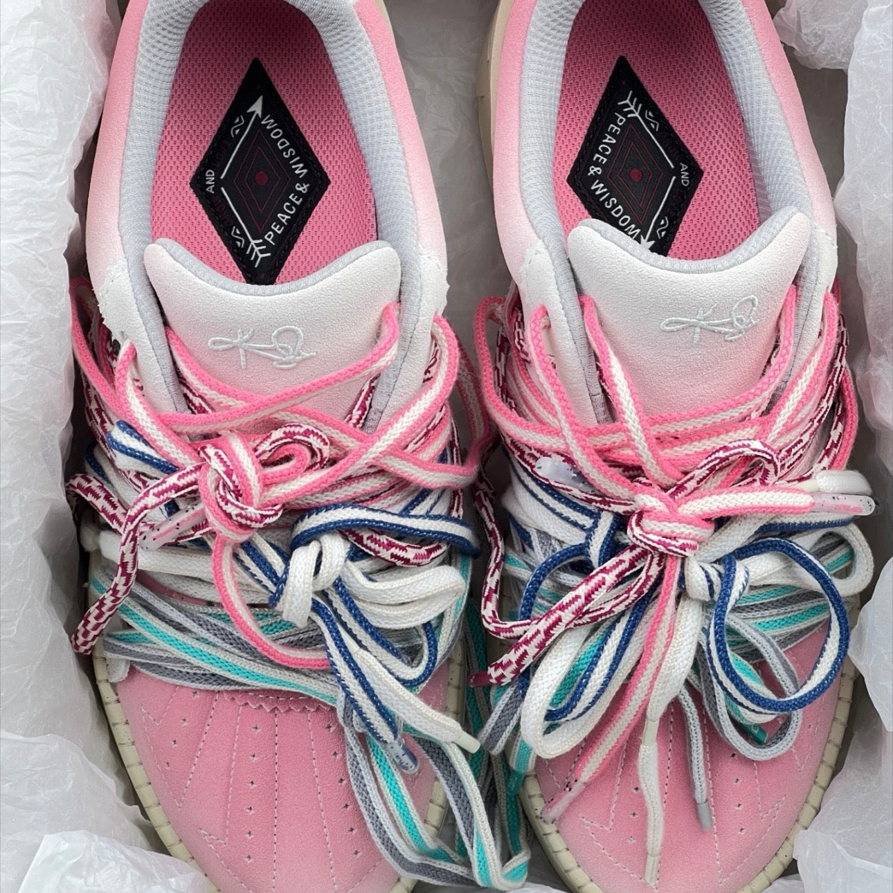 Hélà Style Roots Ombre Pink マルチカラーレース 上面