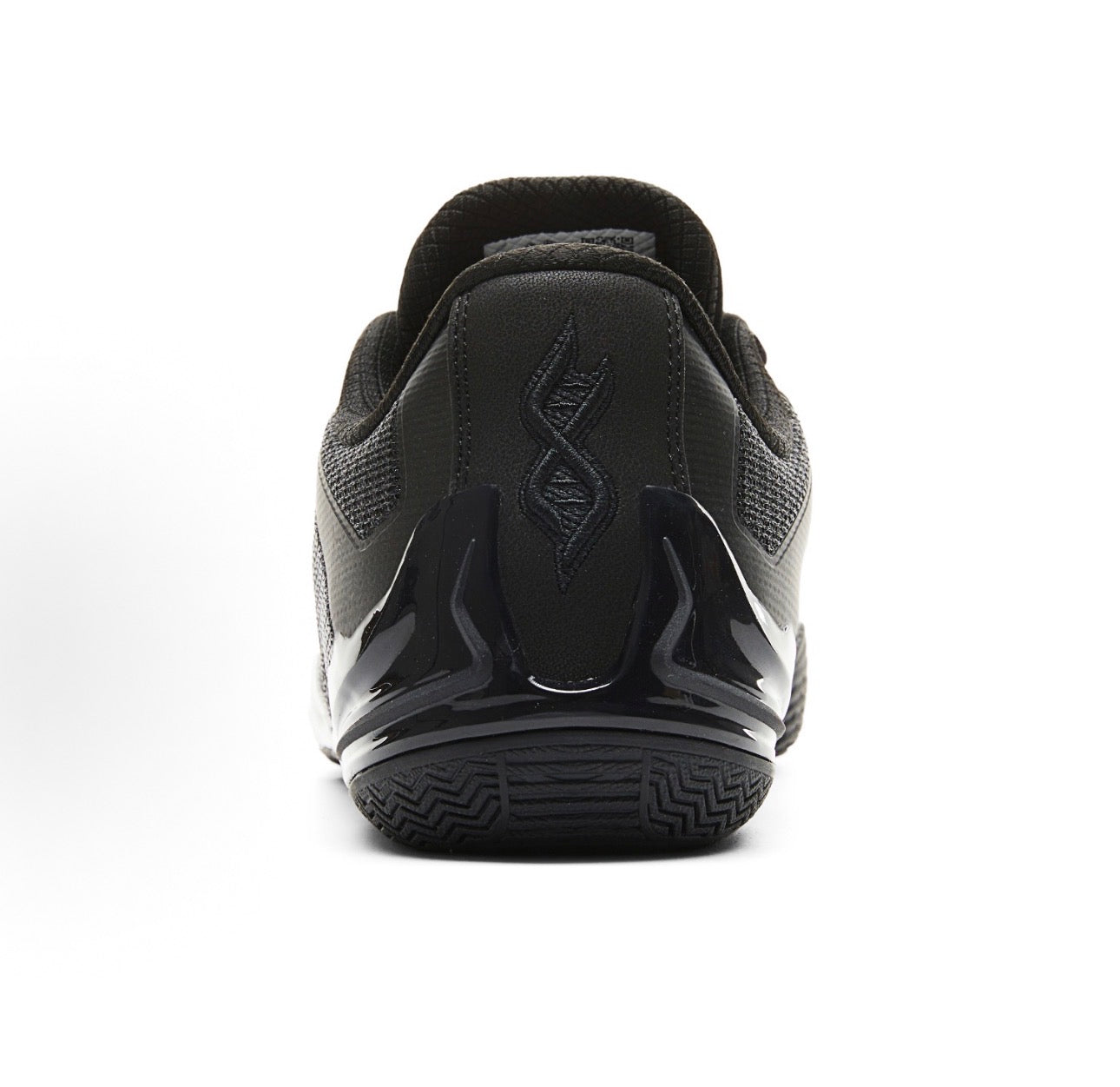 PEAK Taichi Supreme Triple Black 黒 斜め後方