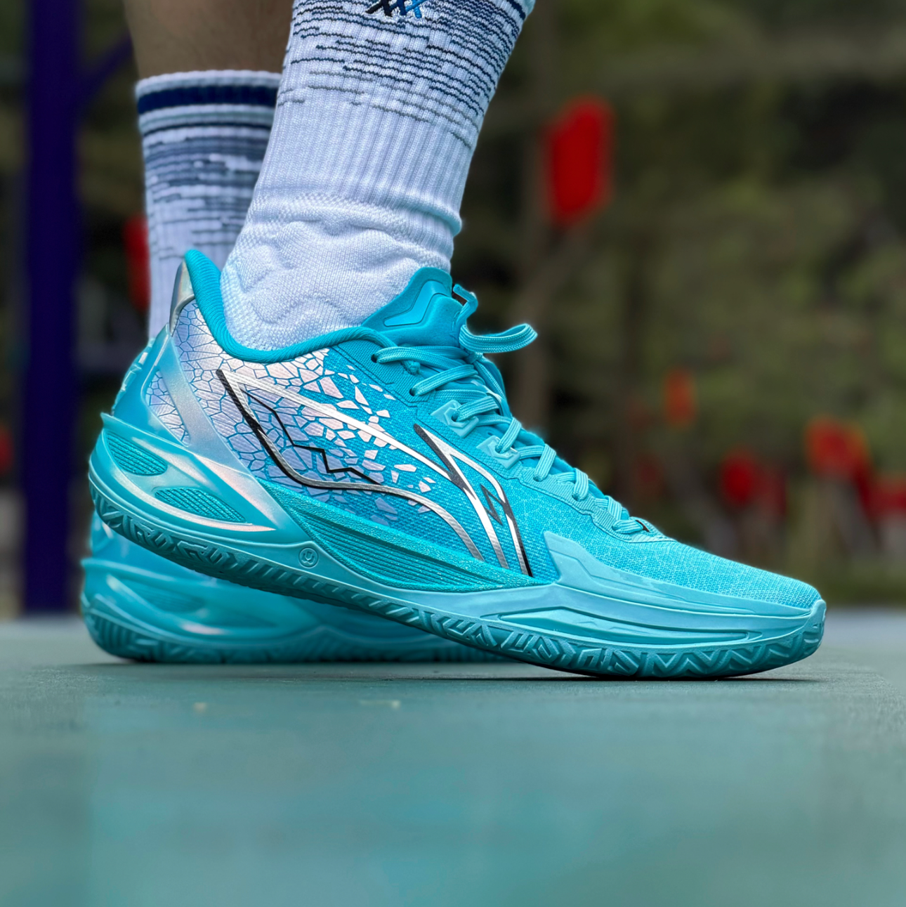 Li-Ning Liren 6 V2 Spirit Of The Earth 着用イメージ スカイブルー
