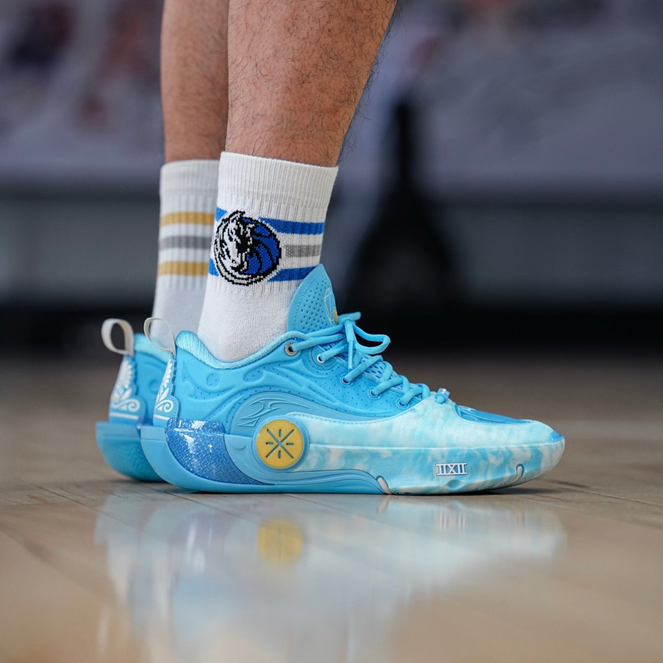 Li-Ning Way of Wade 12 Skyline 着用イメージ コート スカイブルー
