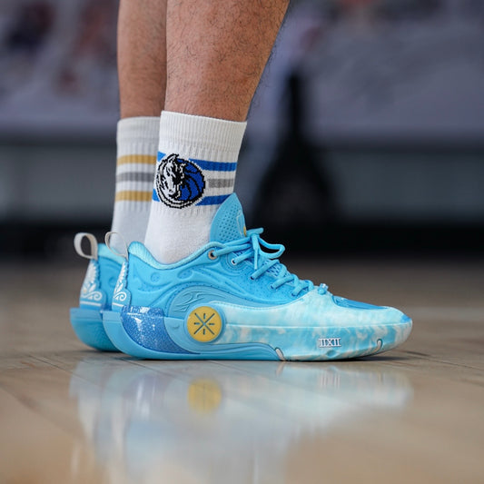 Li-Ning Way of Wade 12 Skyline 着用イメージ コート スカイブルー
