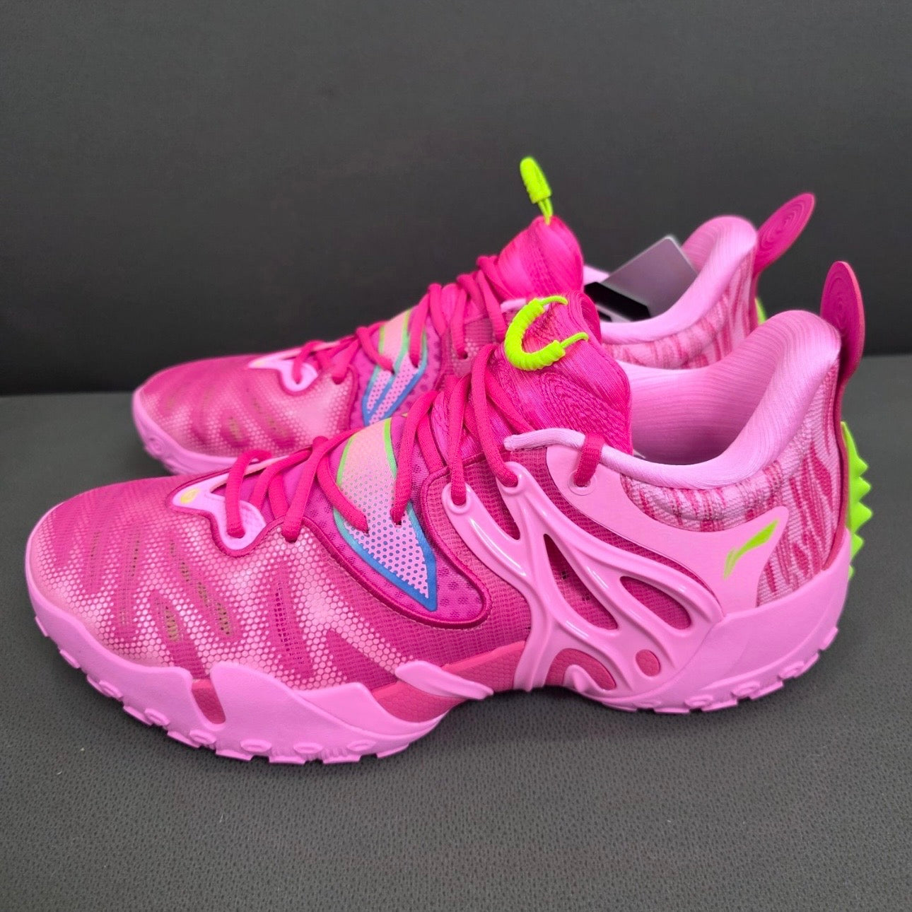 Li-Ning BadFive 6 Pink 実物イメージ ピンク 仿生TPUフレーム
