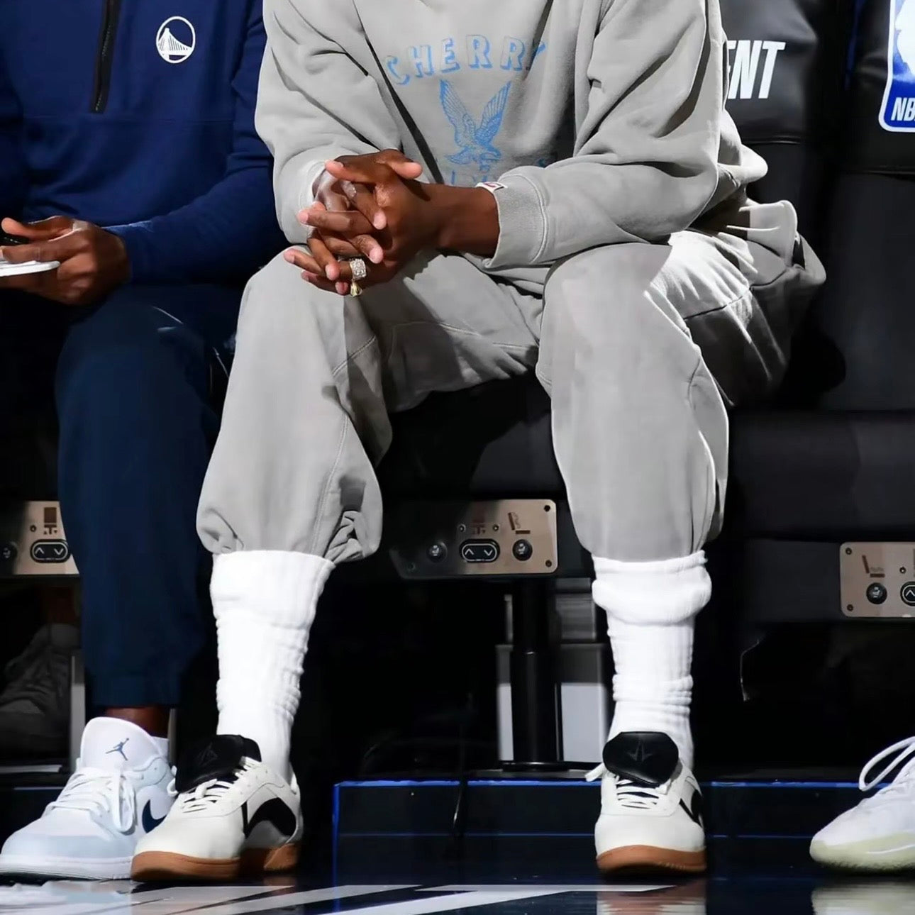 Li-Ning Jimmy Butler オールアラウンド ベージュ 着用イメージ Jimmy Butler シグネチャー

