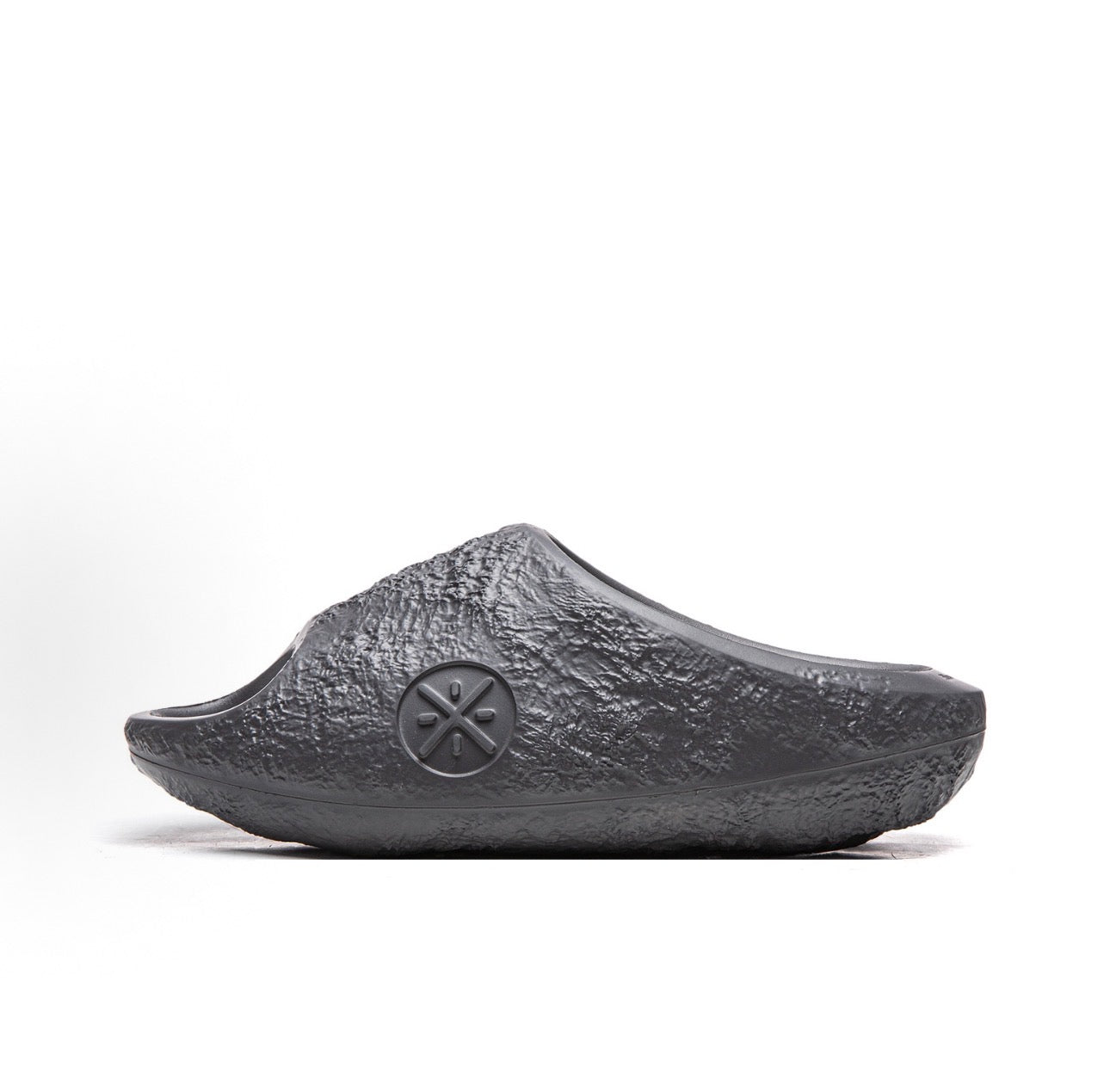Li-Ning Lunar Rock Lite 黒曜石 斜め後方 ヒール ブラック BOOM
