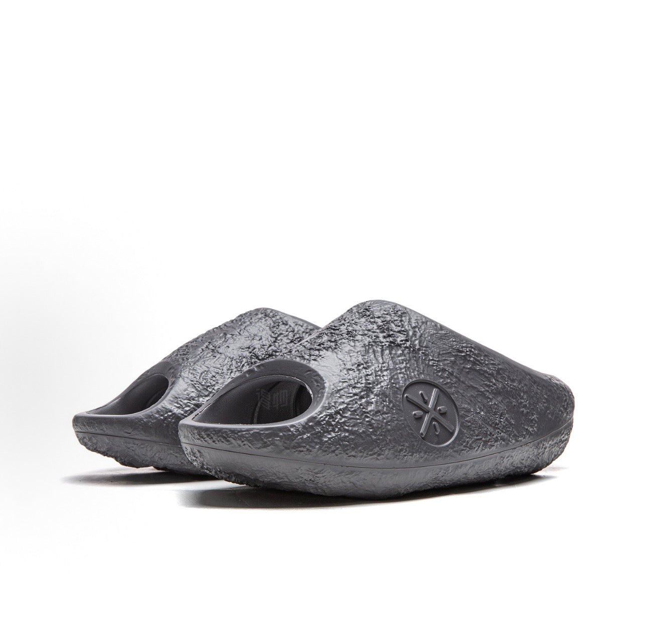 Li-Ning Lunar Rock Lite 黒曜石 ブラック 斜め前方 サンダル スライド
