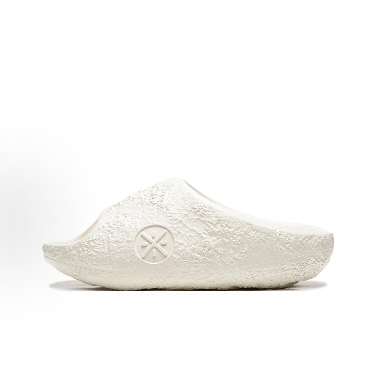 Li-Ning Lunar Rock Lite 白熱 側面 ホワイト 隕石調 テクスチャー
