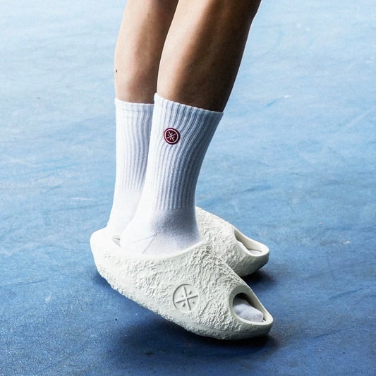 Li-Ning Lunar Rock Lite 白熱 着用イメージ　ホワイト 隕石調 テクスチャー
