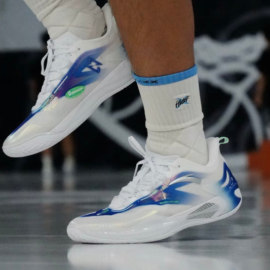 ANTA ZAP 4 White/Blue コート上着用イメージ