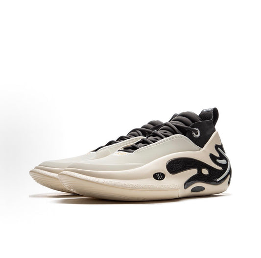 Way of Wade 11 殿堂入り クリームベージュ×ブラック 斜め前方片足