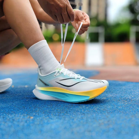 Li-Ning Feidian 6C グリーン×ホワイト 着用イメージ