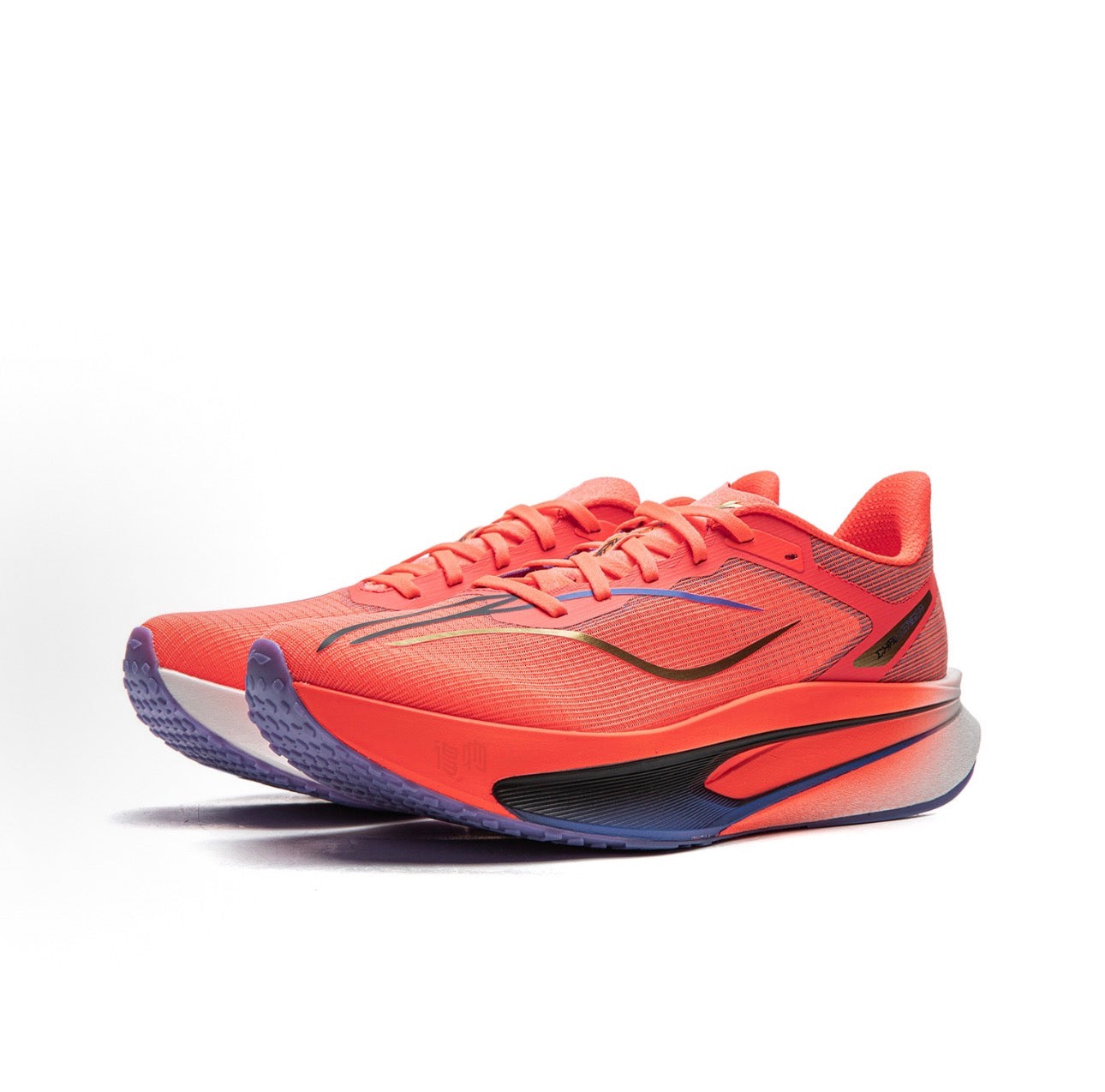 Li-Ning Feidian 6C レッド 斜め前方