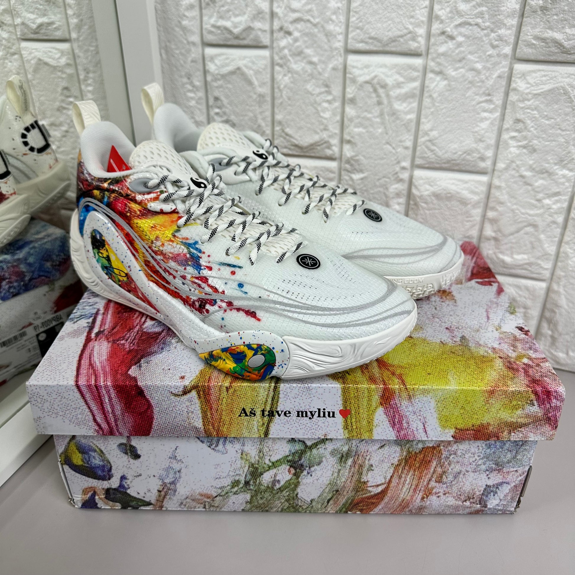 
Li-Ning DLo 1 花火 D'Angelo Russell バスケットボールシューズ ホワイト ブラック 側面