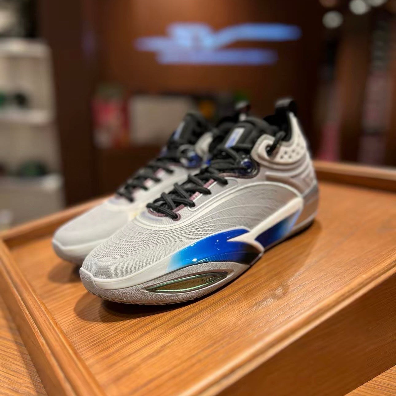 ANTA SNEAKERVERSE Eclosion Type 2 LT Gray Blue 着用イメージ
