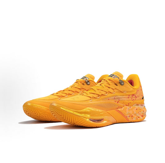 ANTA SNEAKERVERSE Eclosion Type 2 LATTICE Yellow Blood 斜め前方