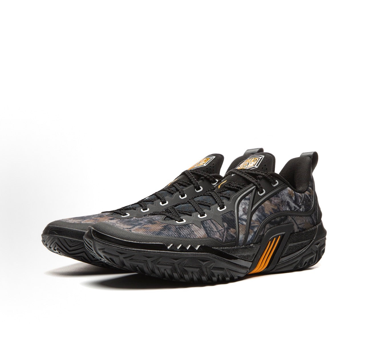 LI-NING JIEAO 3 Leaf Butterfly 斜め前方