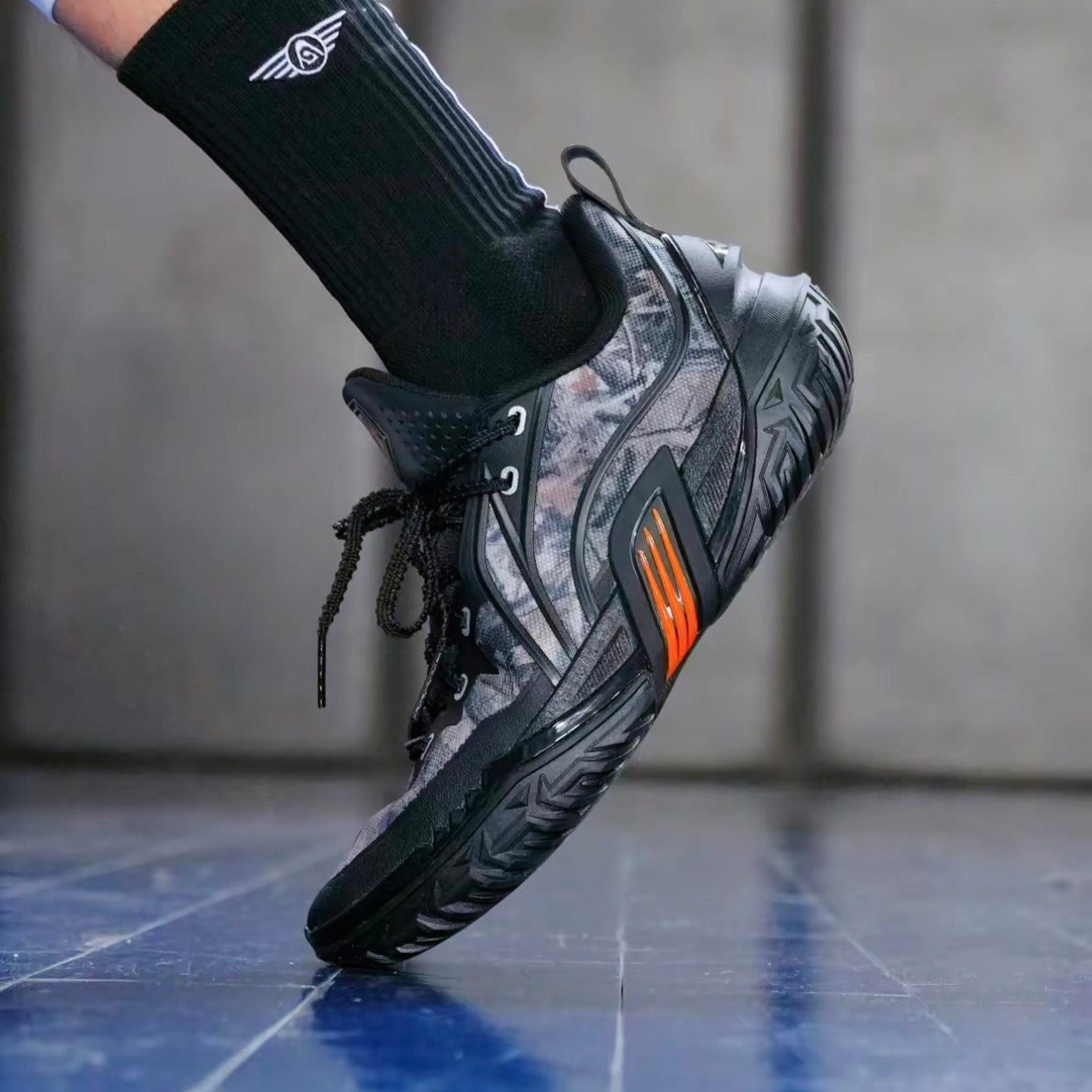 LI-NING JIEAO 3 Leaf Butterfly 着用イメージ
