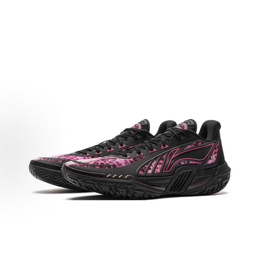 LI-NING JIEAO 3 V2 Black Panther 斜め前方